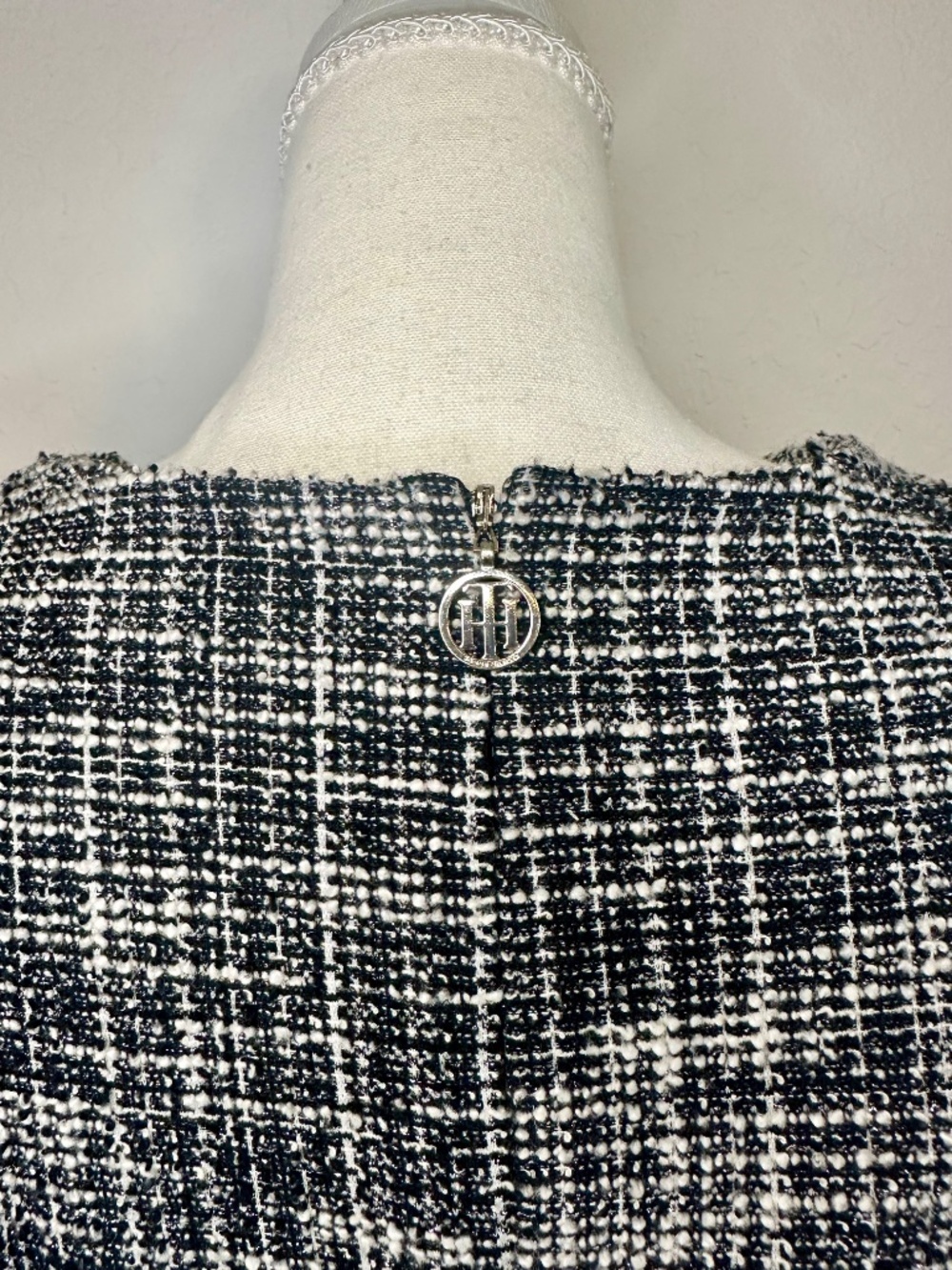 Tommy Hilfiger, Soutache Sheath Sleeveless Dress, Size: M - Picture 5 of 10